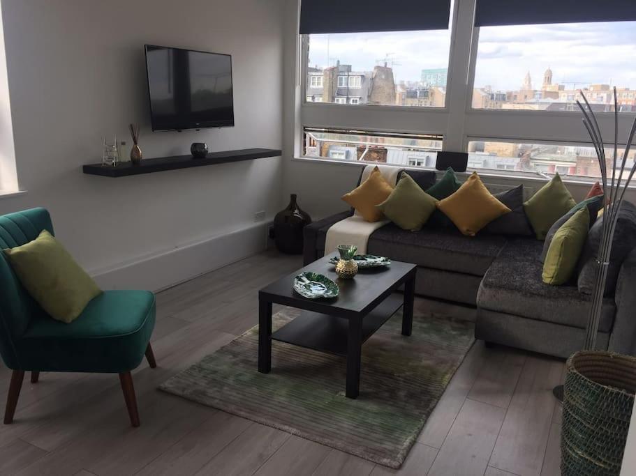 Apartment A Charming 3 Bedroom Fit For Your