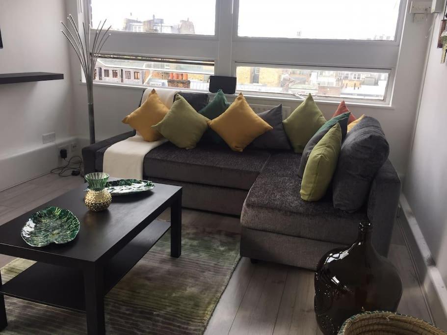 A Charming 3 Bedroom Fit For Your Apartment *