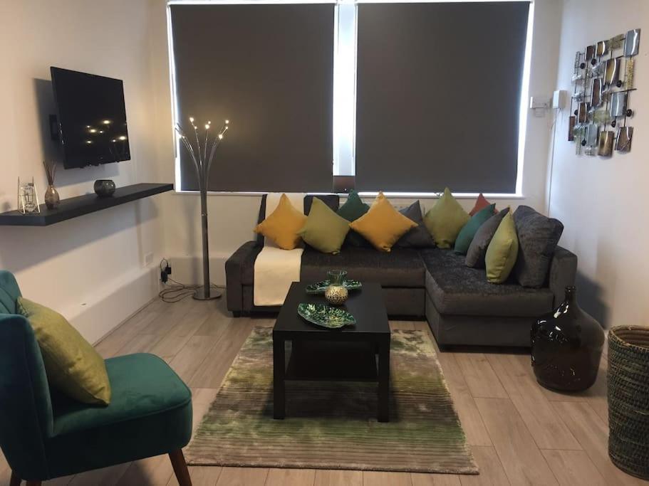 A Charming 3 Bedroom Fit For Your Apartment London